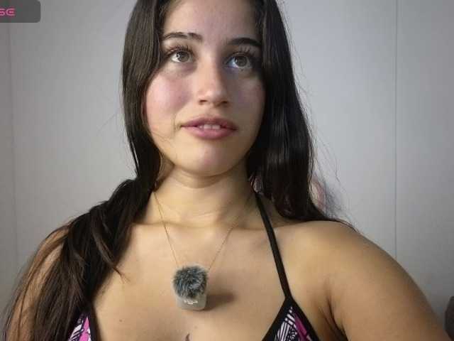 Bella-Rose live cam on BongaCams