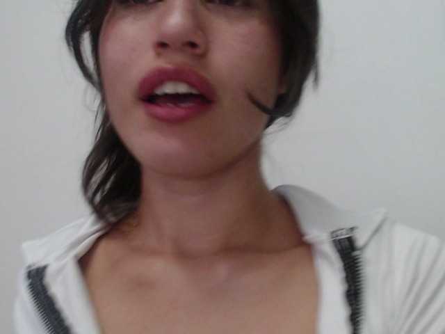 Bella-Rose live cam on BongaCams