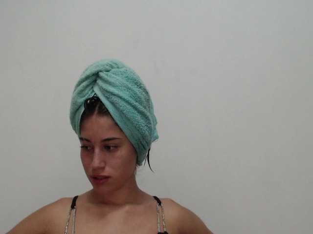 Bella-Rose live cam on BongaCams