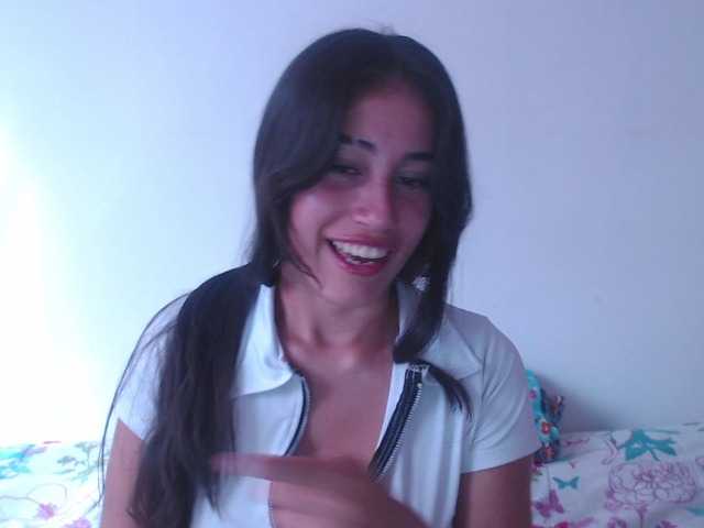Bella-Rose live cam on BongaCams