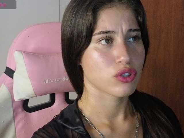 Bella-Rose live cam on BongaCams