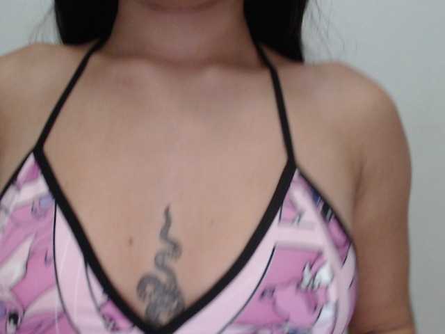 Bella-Rose live cam on BongaCams