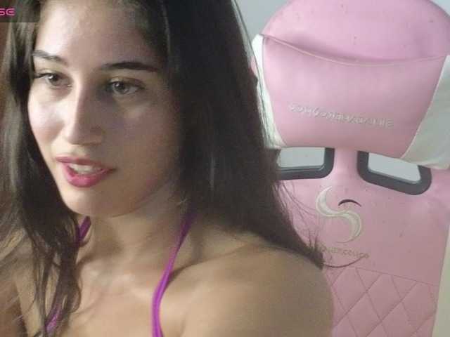 Bella-Rose live cam on BongaCams