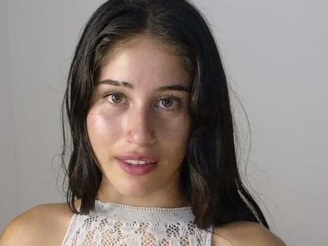 Bella-Rose live cam on BongaCams