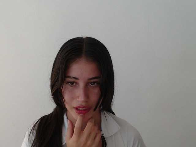 Bella-Rose live cam on BongaCams