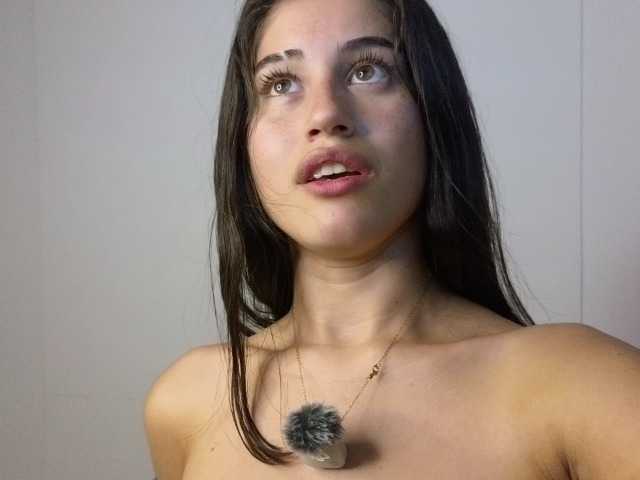 Bella-Rose live cam on BongaCams