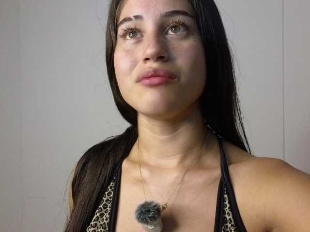 Bella-Rose live cam on BongaCams