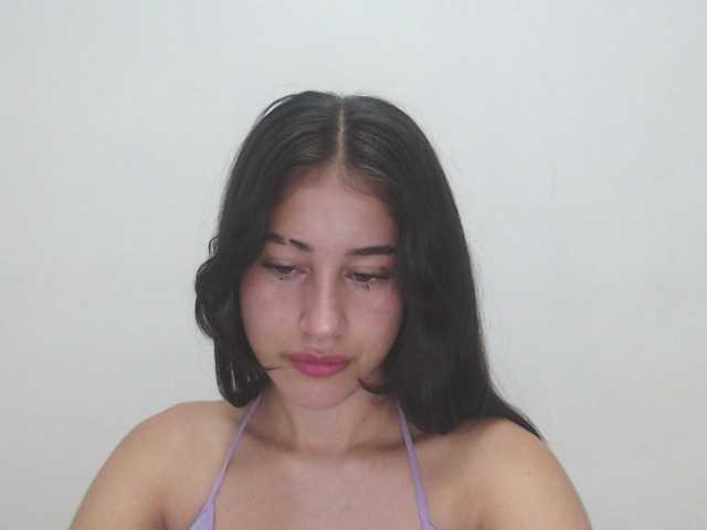 Bella-Rose live cam on BongaCams