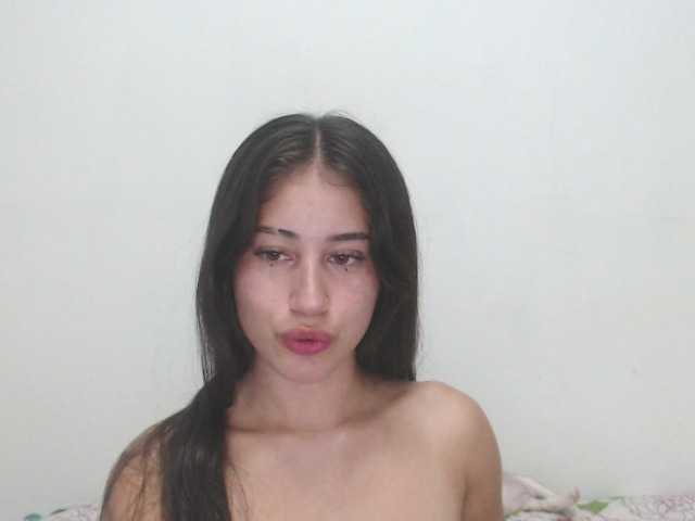 Bella-Rose live cam on BongaCams