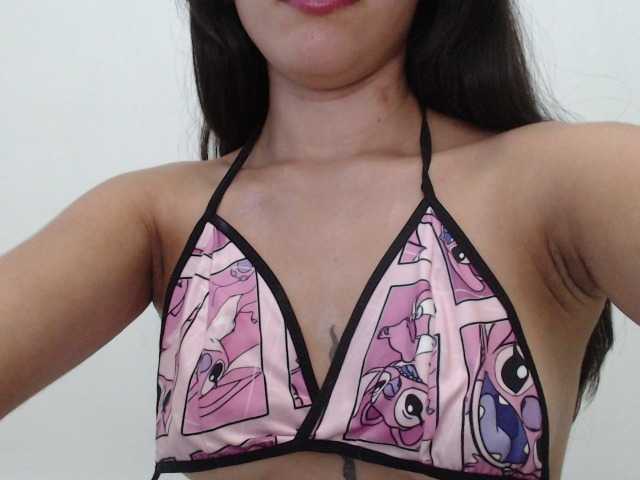 Bella-Rose live cam on BongaCams