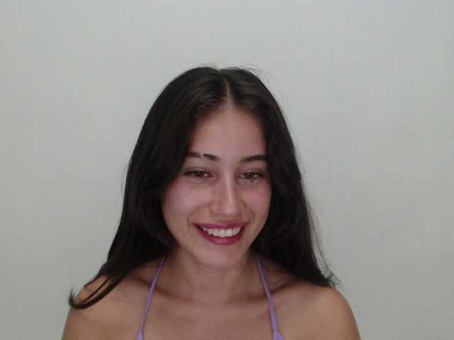 Bella-Rose live cam on BongaCams