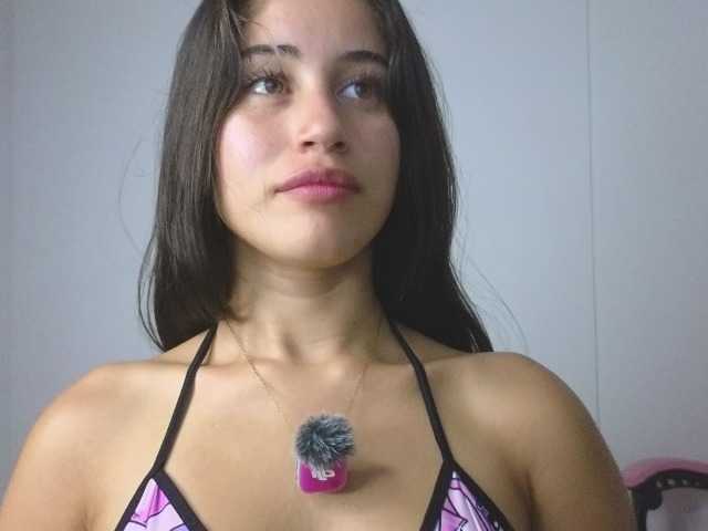 Bella-Rose live cam on BongaCams