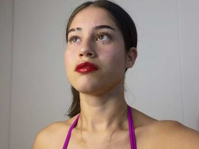 Bella-Rose live cam on BongaCams