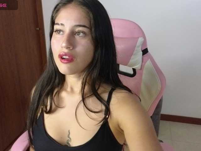 Bella-Rose live cam on BongaCams