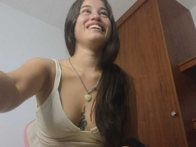 Bella-Rose live cam on BongaCams