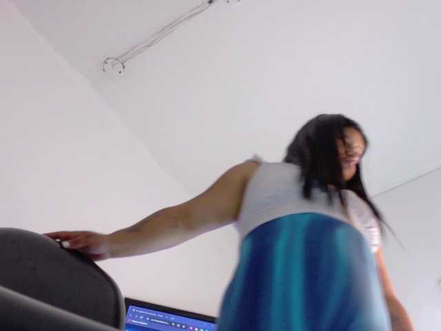 Emma-sexxy live cam on BongaCams