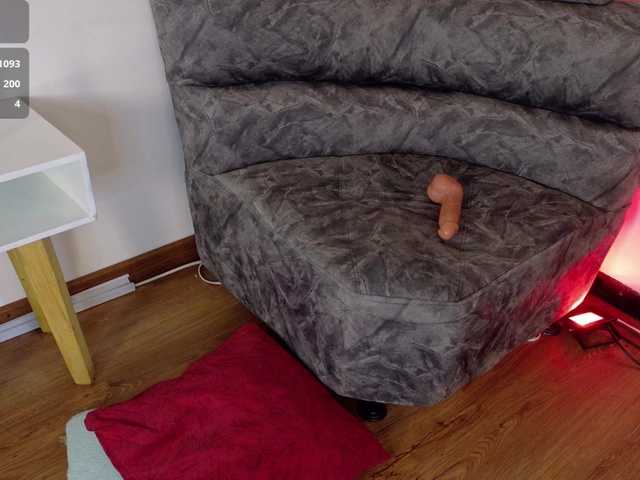 Emma-sexxy's BongaCams show and profile