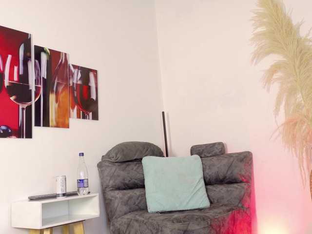 Emma-sexxy's BongaCams show and profile