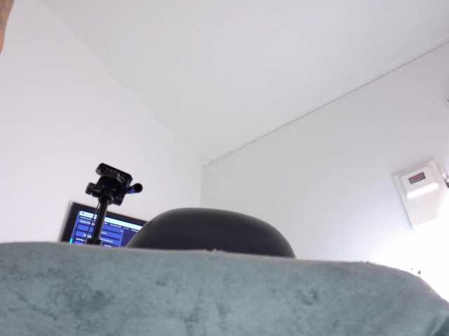 Emma-sexxy live cam on BongaCams