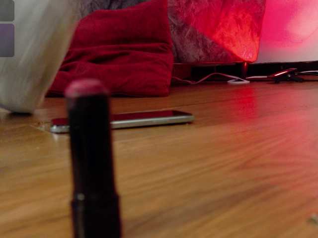 Emma-sexxy's BongaCams show and profile