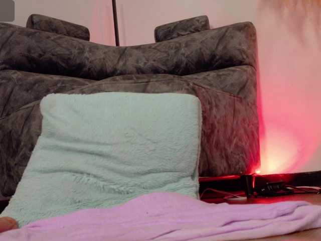 Emma-sexxy's BongaCams show and profile