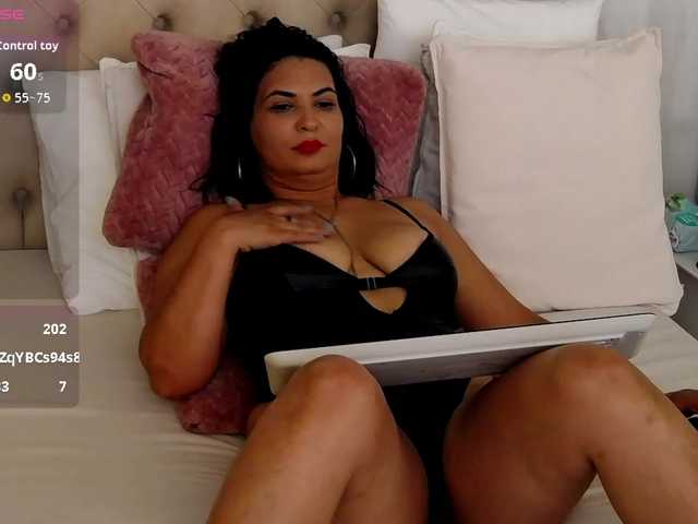 AngelaGarrett live webcam show