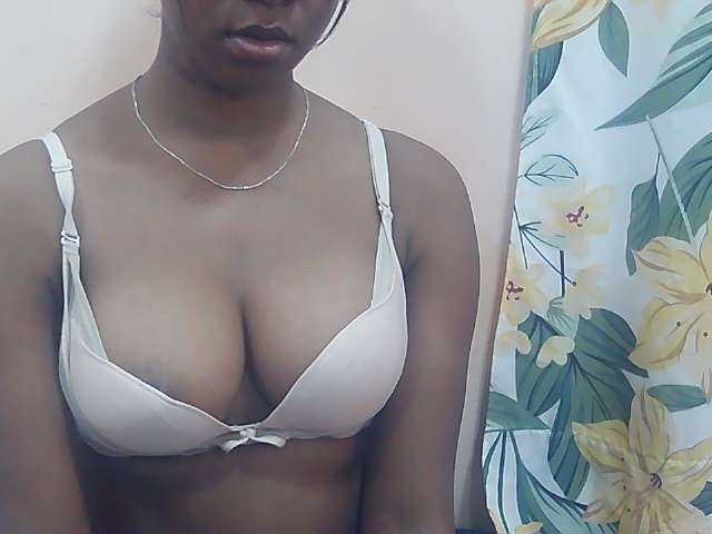 mimie23 live cam on BongaCams