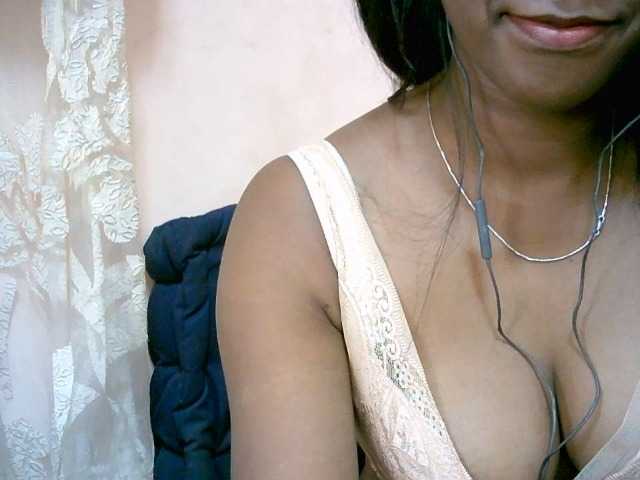 mimie23 live cam on BongaCams
