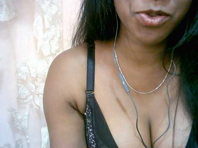 mimie23 live cam on BongaCams
