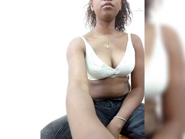 mimie23 live cam on BongaCams