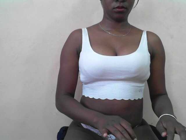 mimie23 live cam on BongaCams