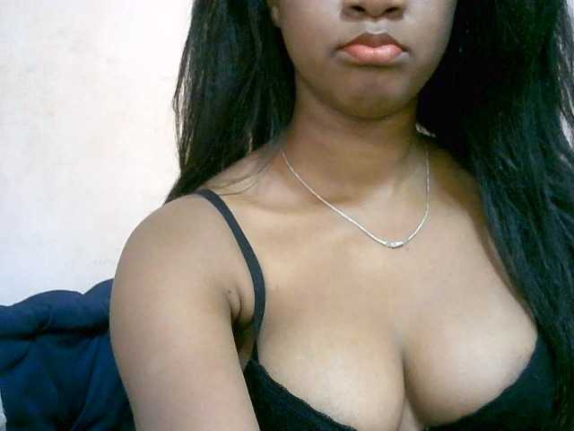 mimie23 live cam on BongaCams