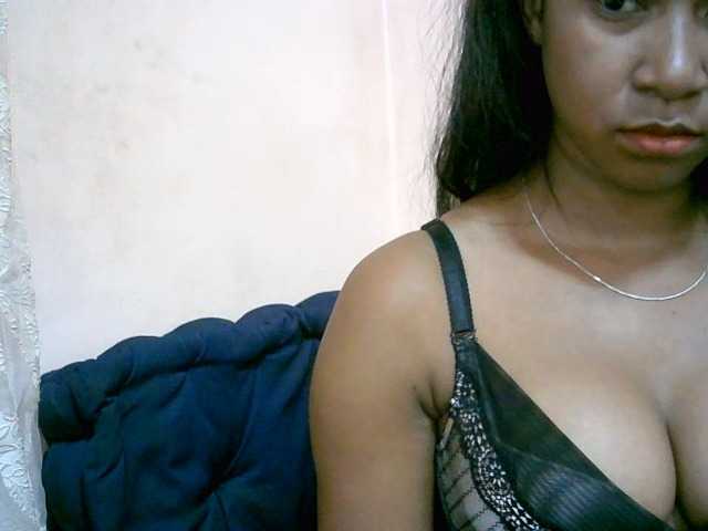 mimie23 live cam on BongaCams