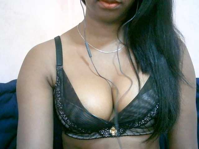 mimie23 live cam on BongaCams