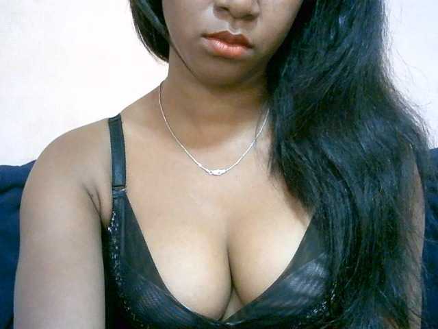 mimie23 live cam on BongaCams