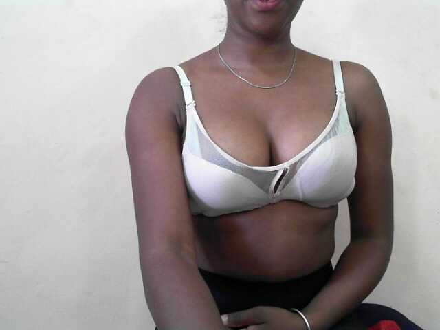 mimie23 live cam on BongaCams