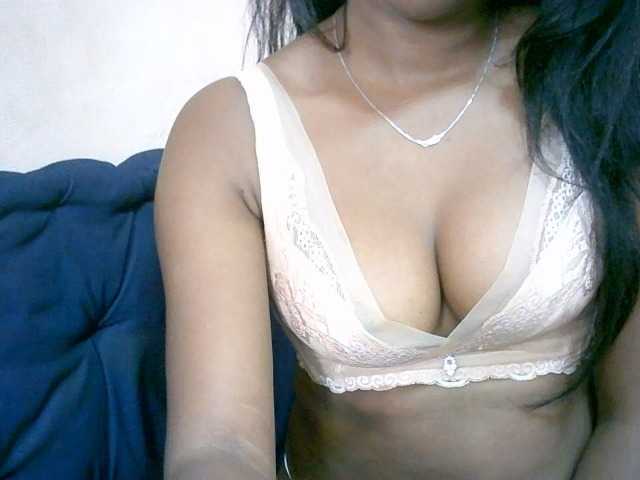 mimie23 live cam on BongaCams