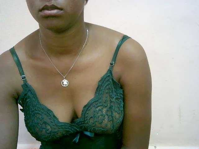 mimie23 live cam on BongaCams