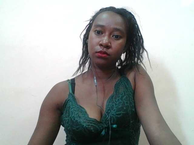 mimie23 live cam on BongaCams