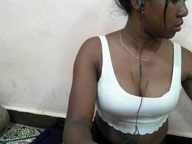 mimie23 live cam on BongaCams