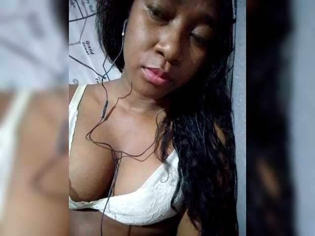 mimie23 live cam on BongaCams