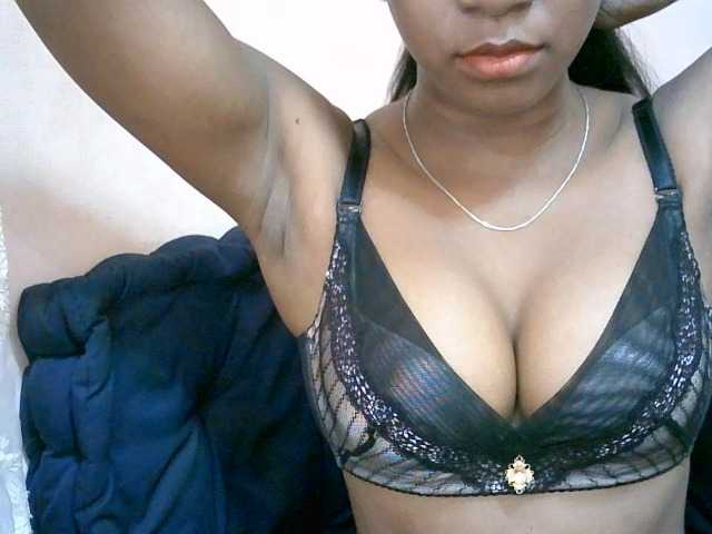 mimie23 live cam on BongaCams