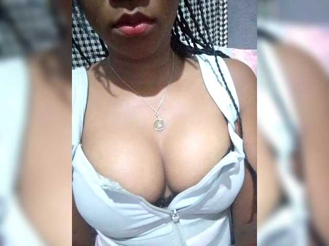 mimie23 live cam on BongaCams