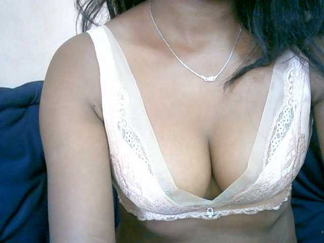 mimie23 live cam on BongaCams
