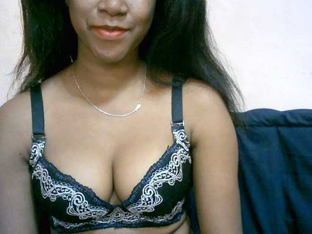 mimie23 live cam on BongaCams