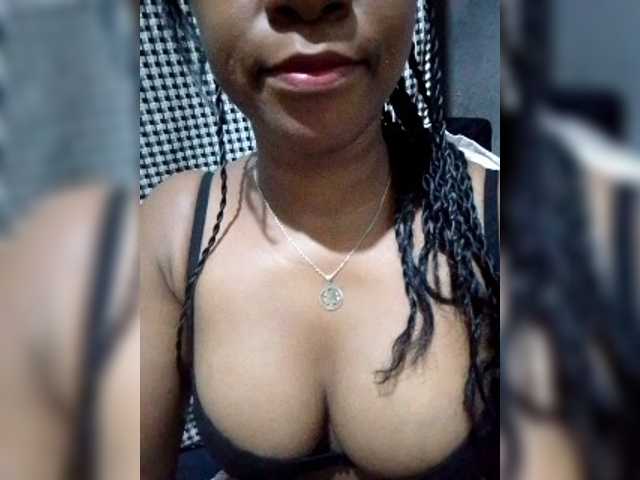 mimie23 live cam on BongaCams