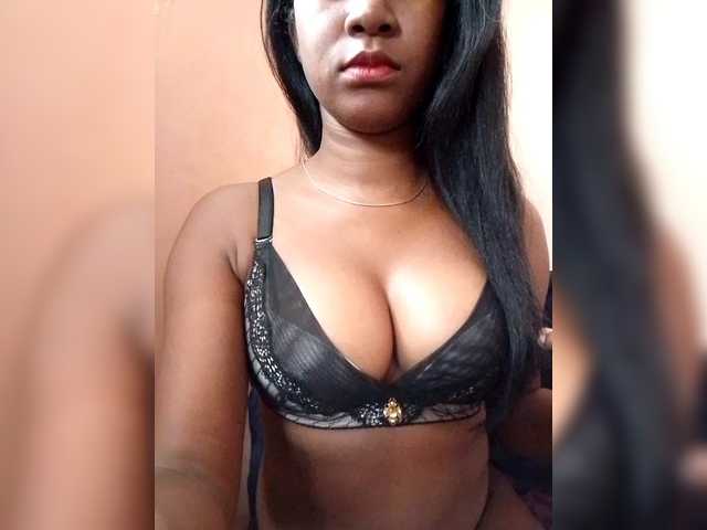 mimie23 live cam on BongaCams