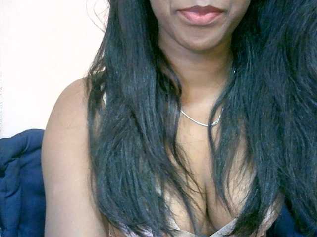 mimie23 live cam on BongaCams