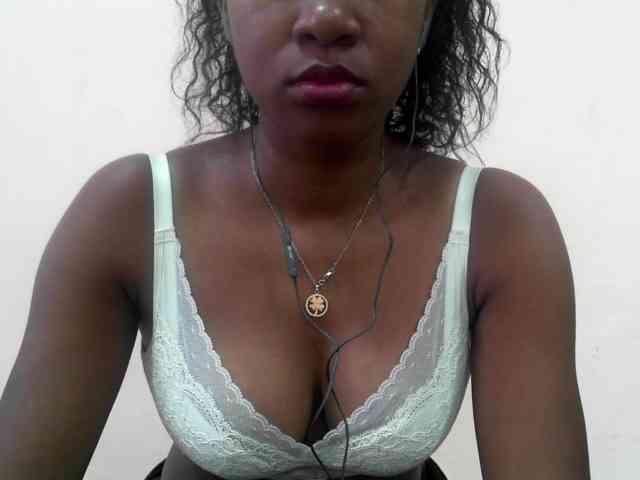 mimie23 Live Webcam on BongaCams