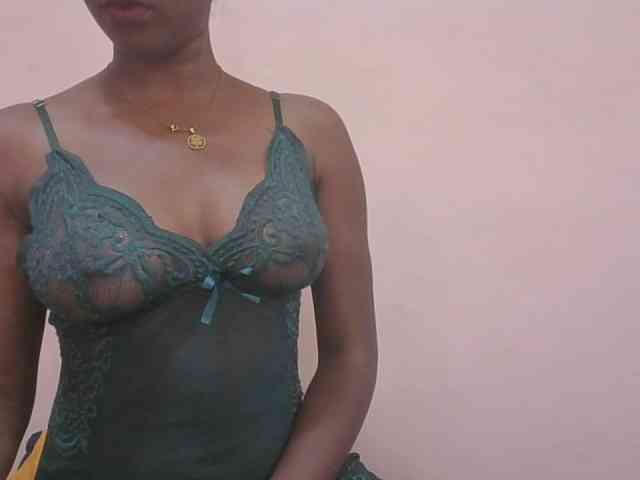 mimie23 Live Webcam on BongaCams
